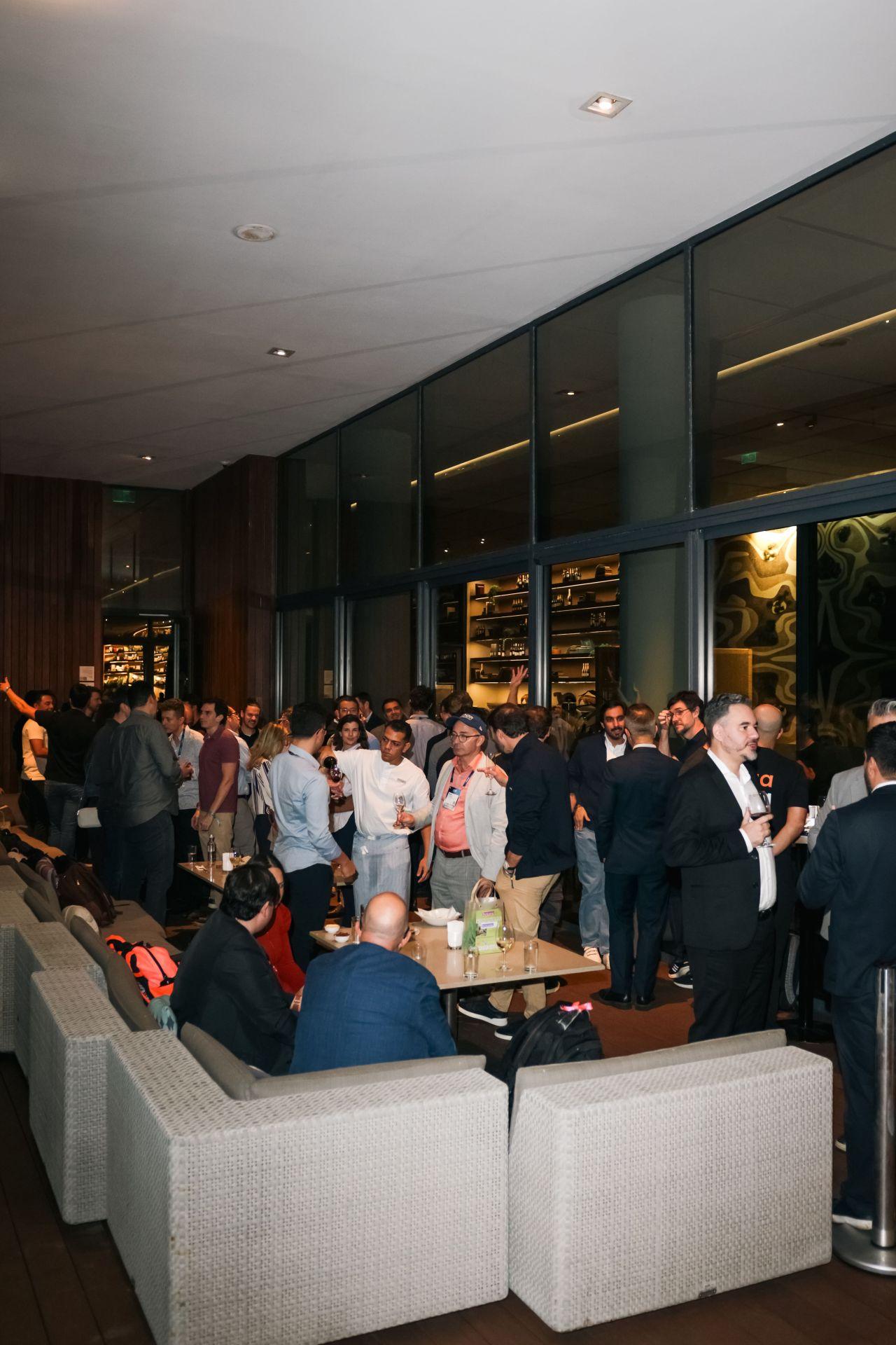 Miembros y fundadores de Koinz Capital en un encuentro privado de negocios